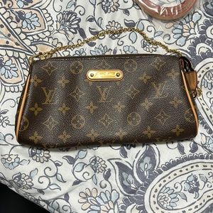 Louis Vuitton Clutch/Crossbody Authentic